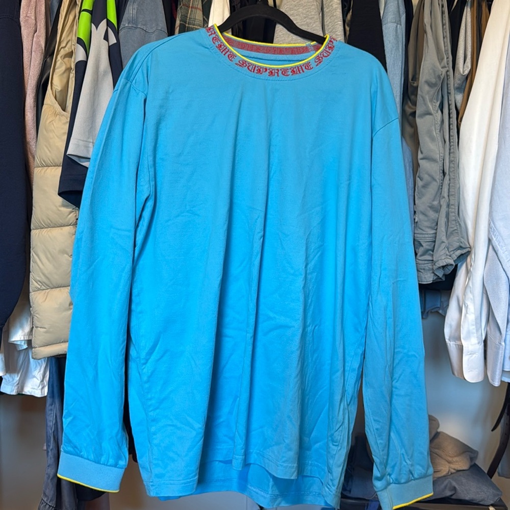 Large Supreme long sleeve shirt. Color: light blue
